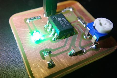 555 timer board with SMD components
